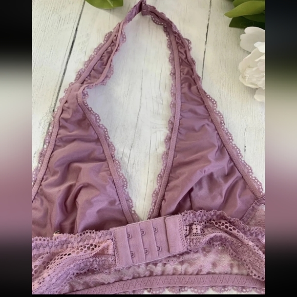 Victoria Secret- Lilac Purple Lace Halter Bralette-XS - Picture 4 of 7